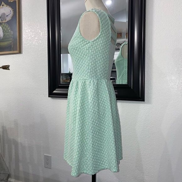 Xhilaration Women's Green & White Sleeveless Flared Mini Dress Medium - Picture 5 of 10